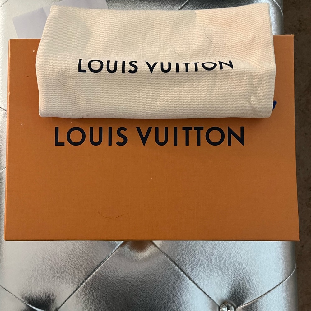 Medium Size Louis Vutton Box - Picture 2 of 2